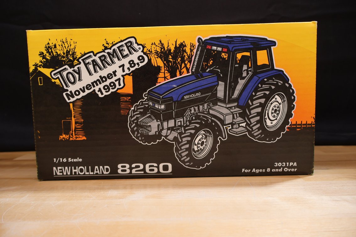 New Holland 8260