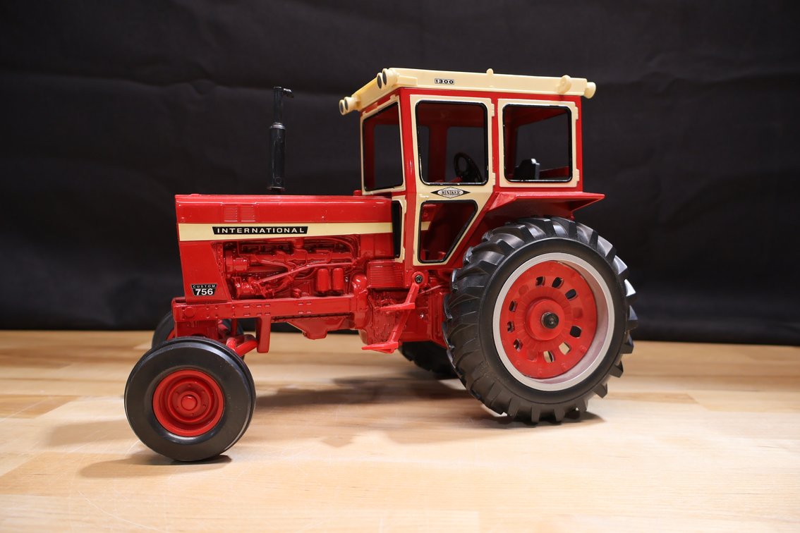 IH 756 Custom
