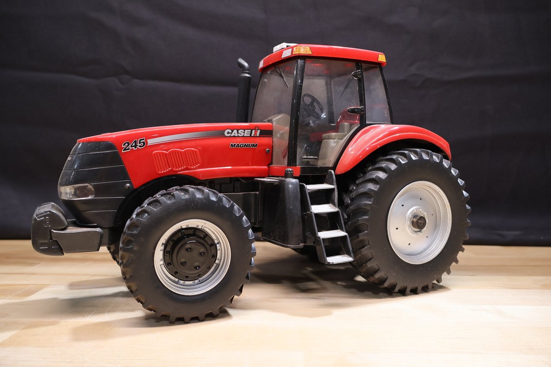 Case IH Magnum 245