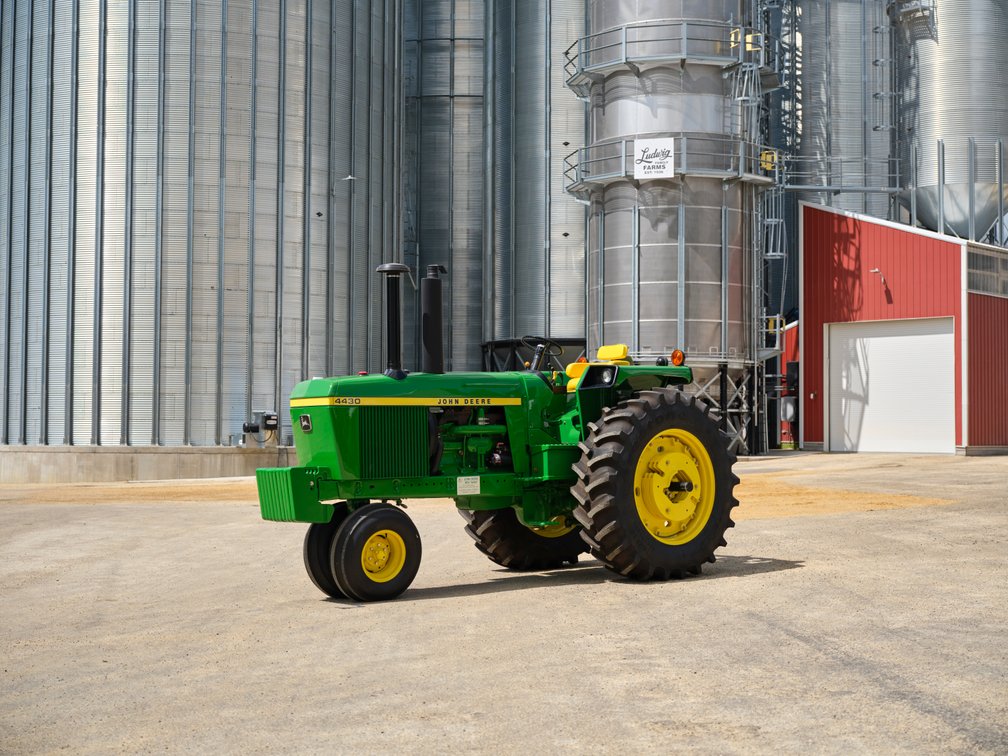 John Deere 4430