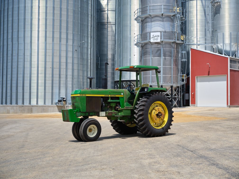 John Deere 4230