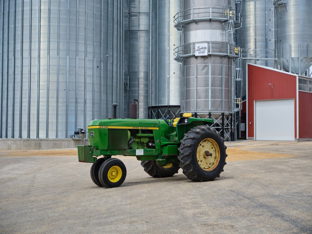 John Deere 4230