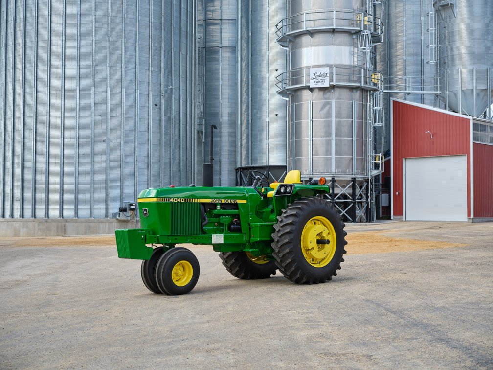John Deere 4040