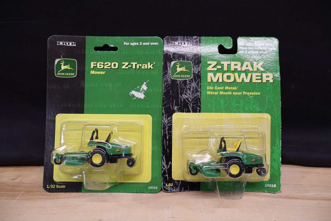 (2X) John Deere F620 Z-Trak
