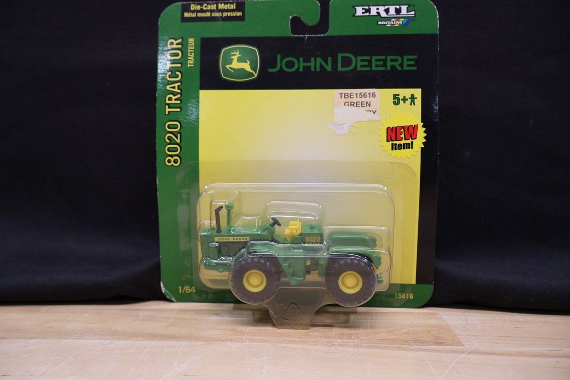 John Deere 8020