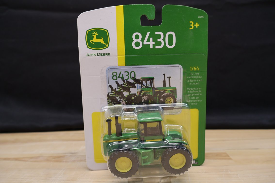 John Deere 8430