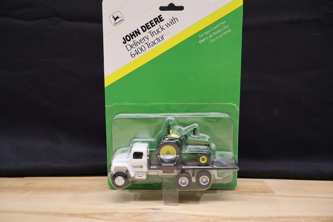 John Deere Delivery Truck w/6400