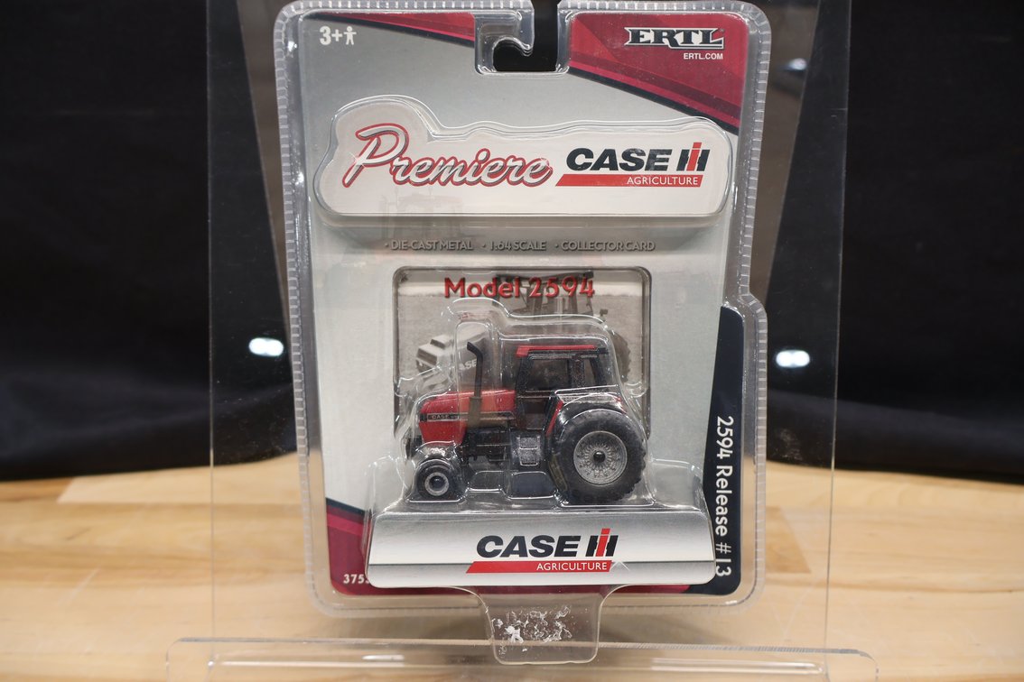DUSTY Case IH 2594