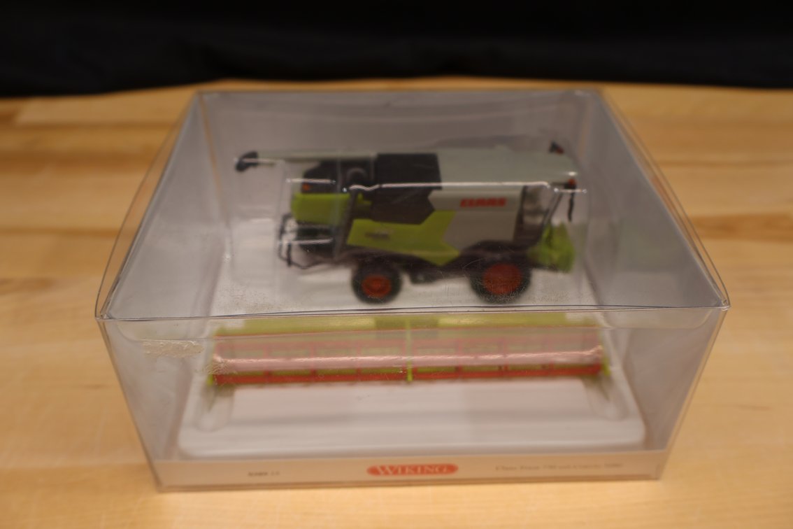 CLAAS Trion 730