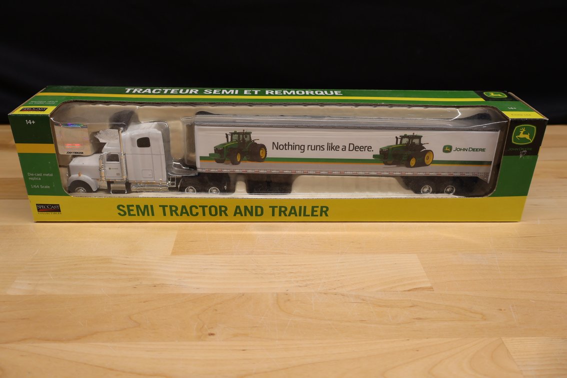 John Deere 8R/RT Series Hauler