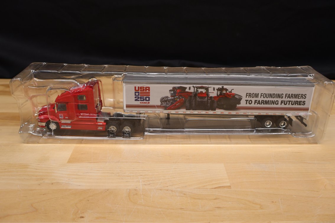 Case IH USA 250th Hauler