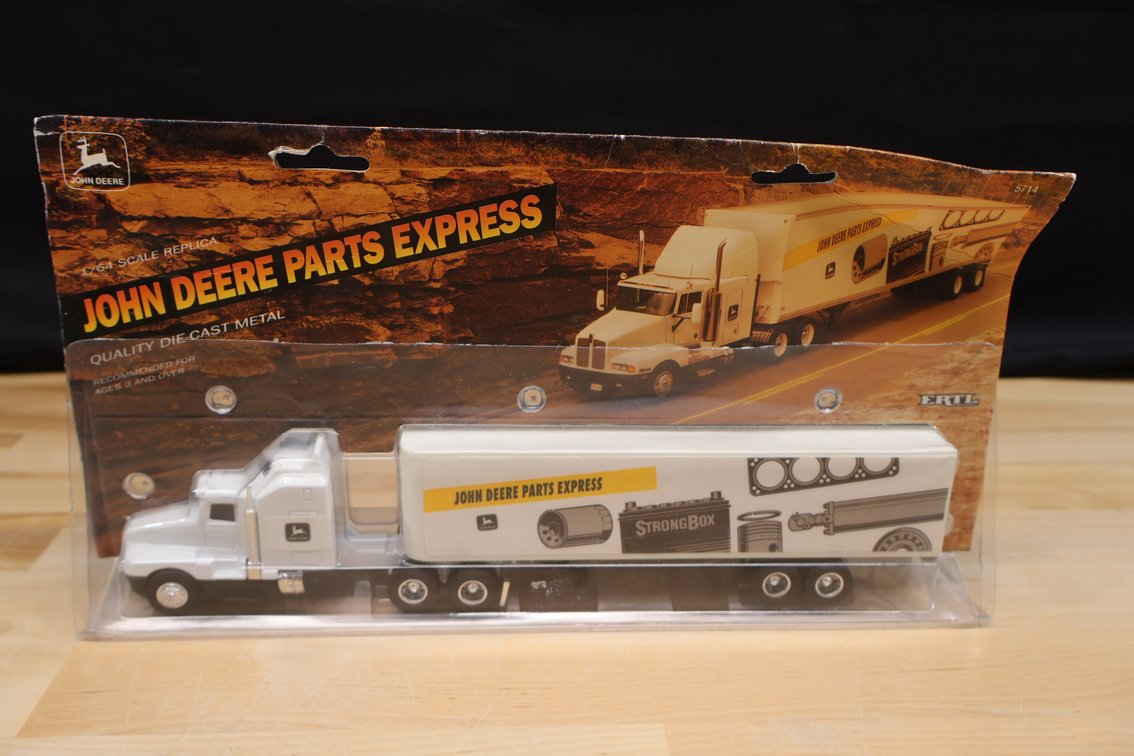 John Deere Parts Express Hauler