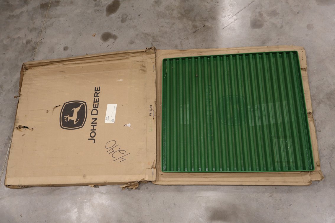 John Deere 4240 Side Screens 2X THE BID