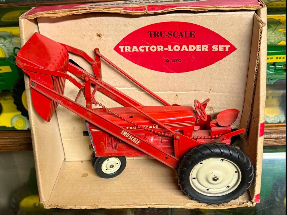 Tru-Scale Tractor Loader Set