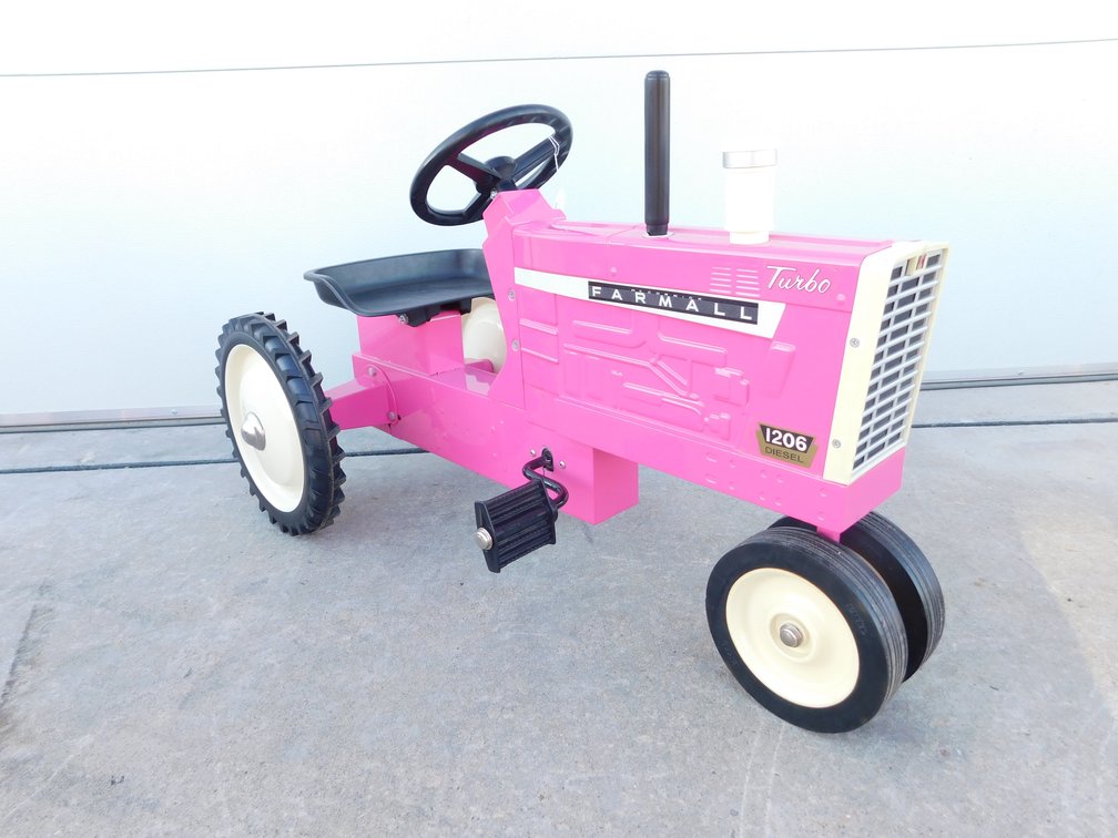 Farmall 1206 Pink Pedal