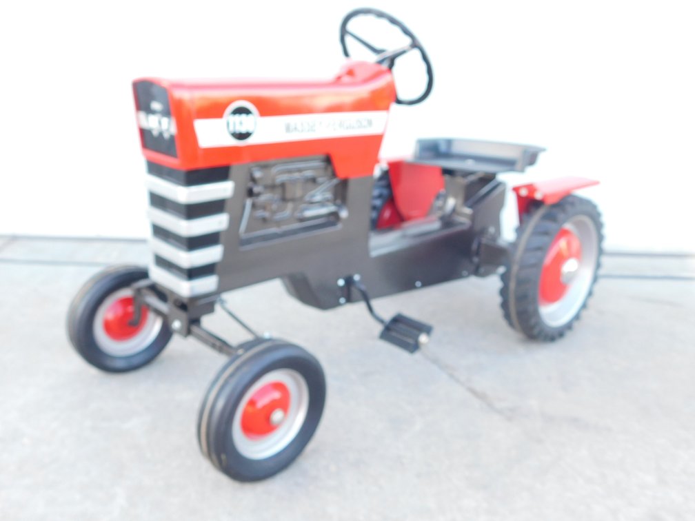 Massey Ferguson 1130 Pedal
