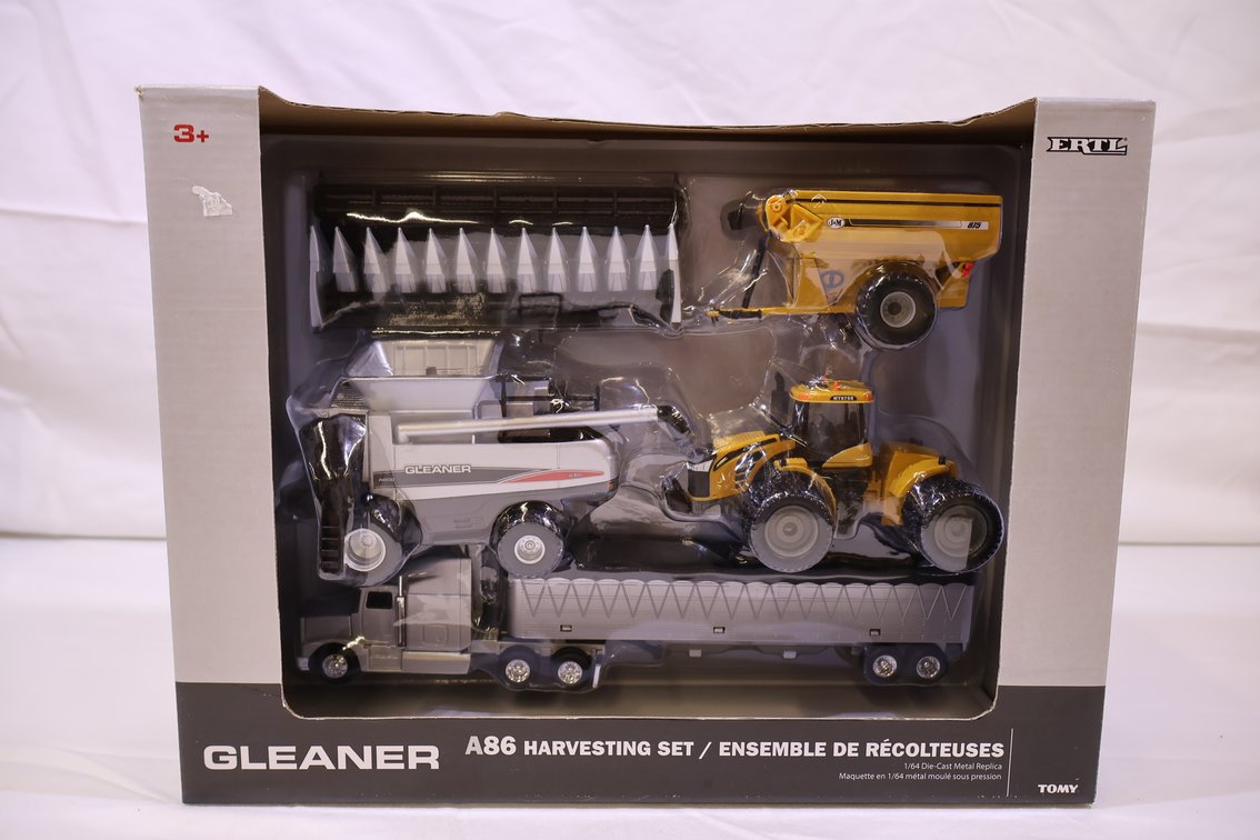 Gleaner Challenger Farm Set
