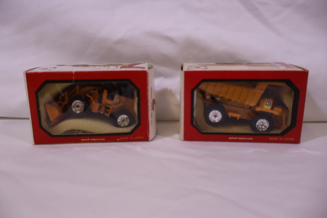 (2X)CAT GRIP Toy Lot