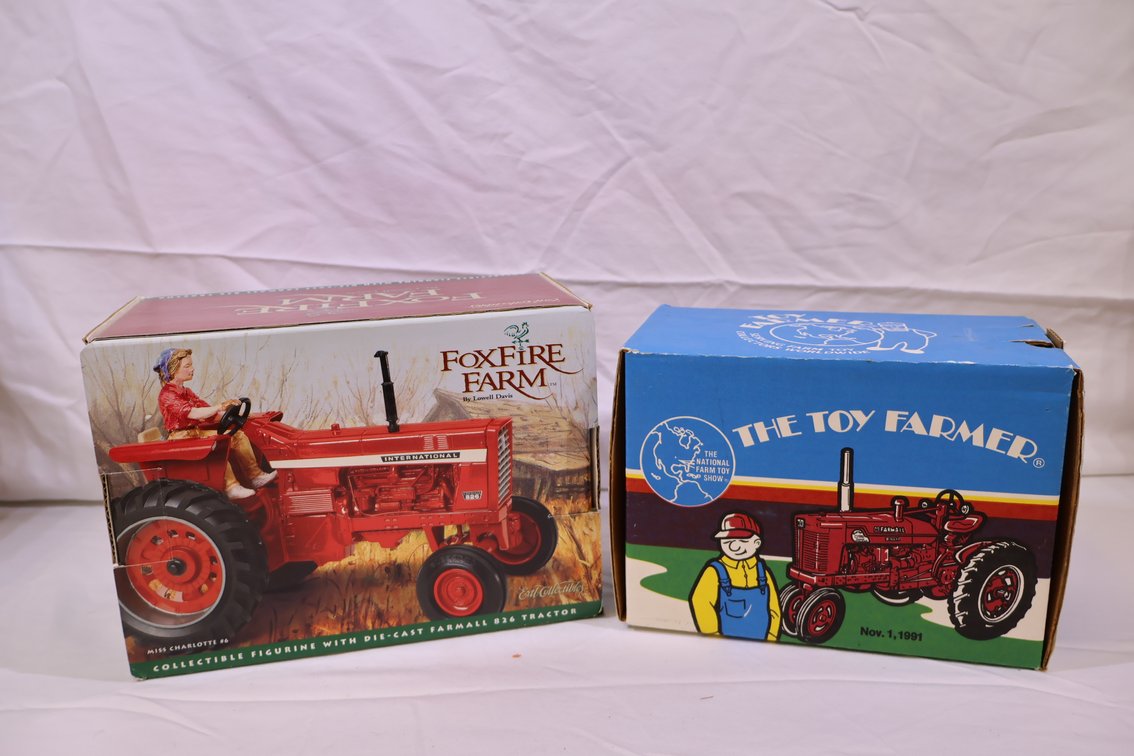 (2X)Farmall Tractor Lot
