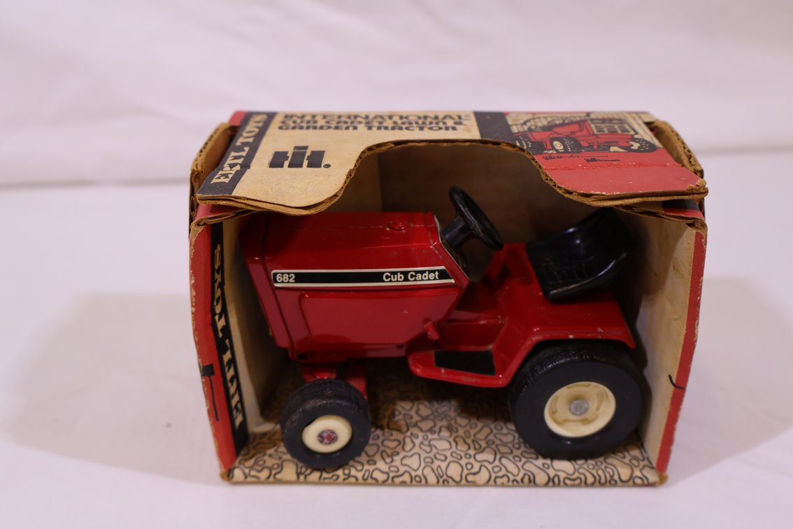 Cub Cadet 682