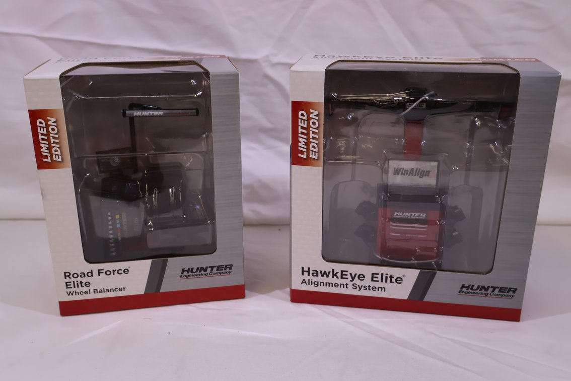 (2X)Hunter Engineering Lot