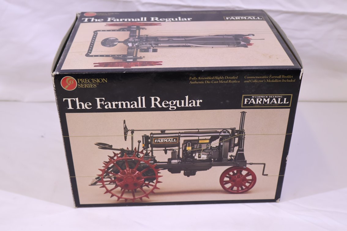 Farmall Regular