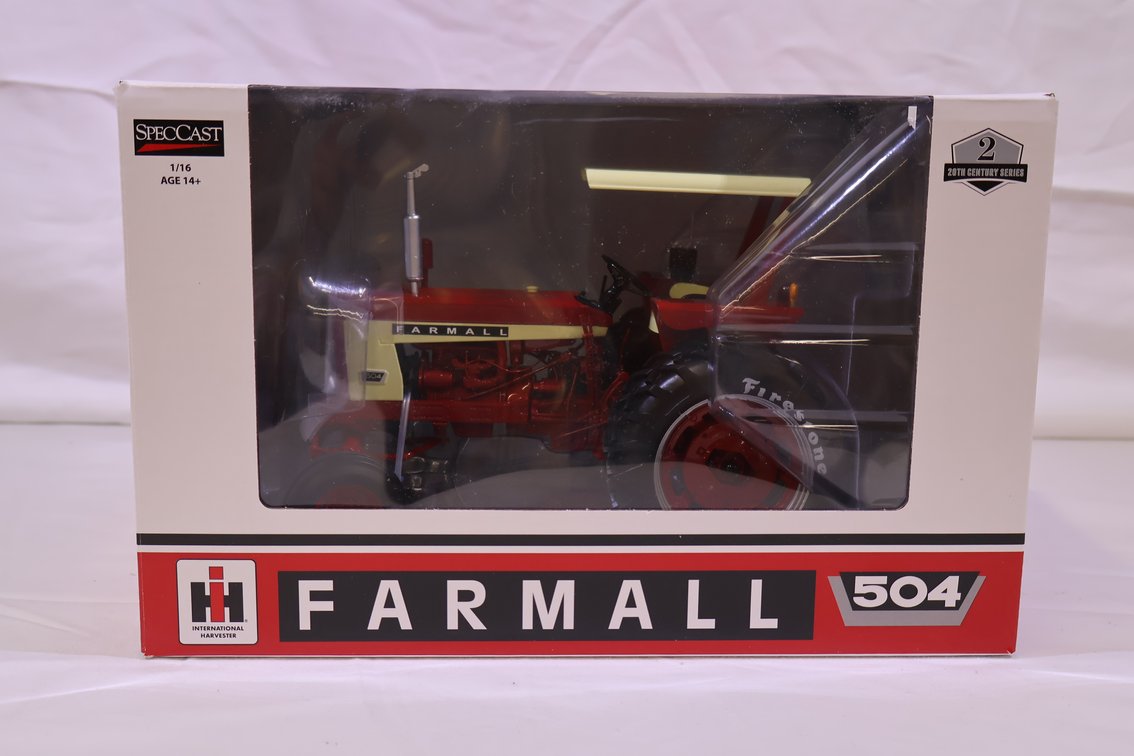 Farmall 504 w/ Canopy