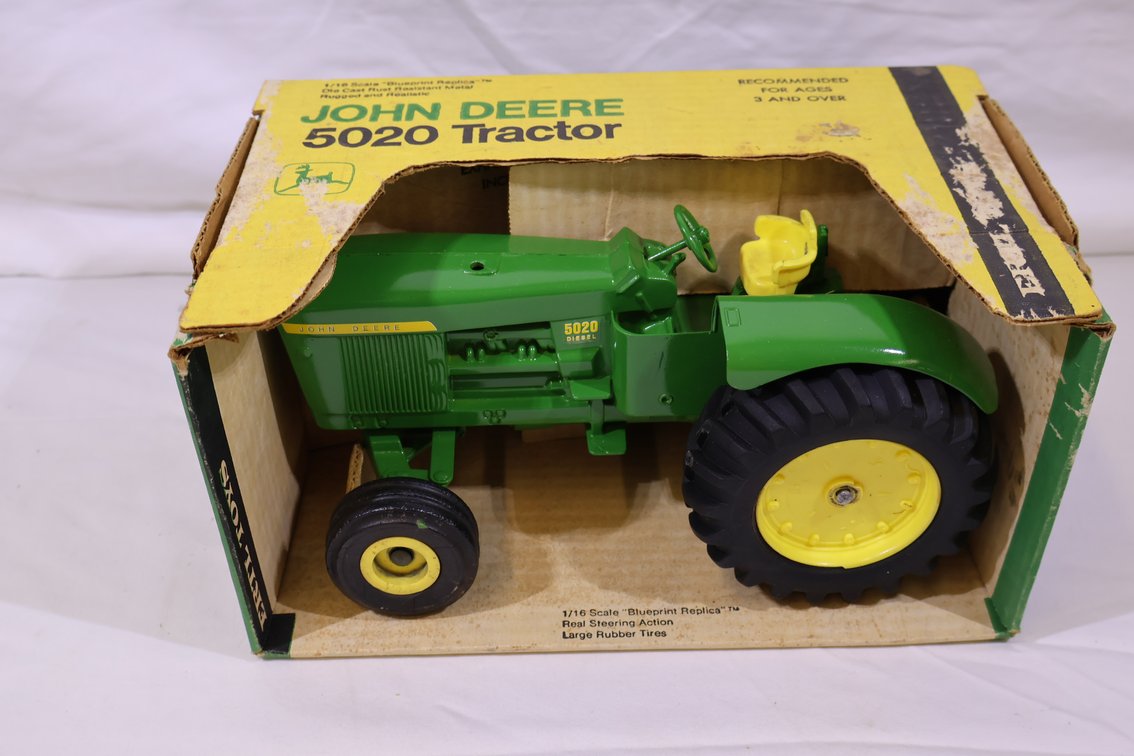 John Deere 5020