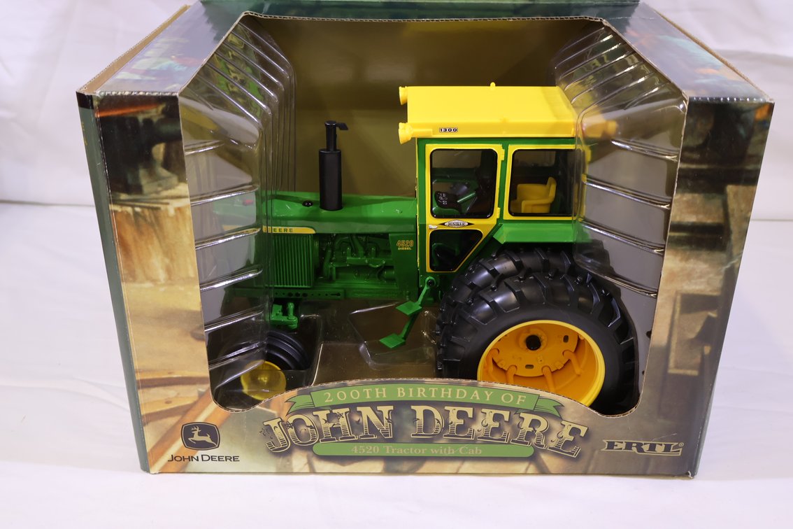 John Deere 4520