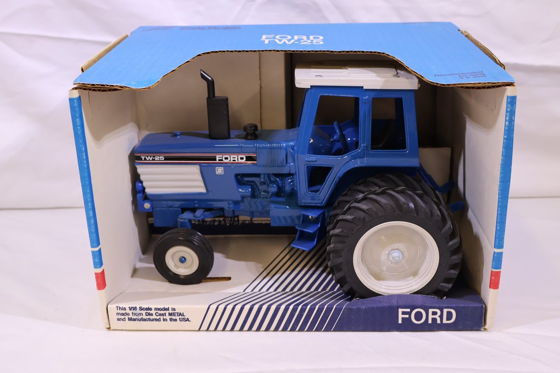 Ford TW25 II