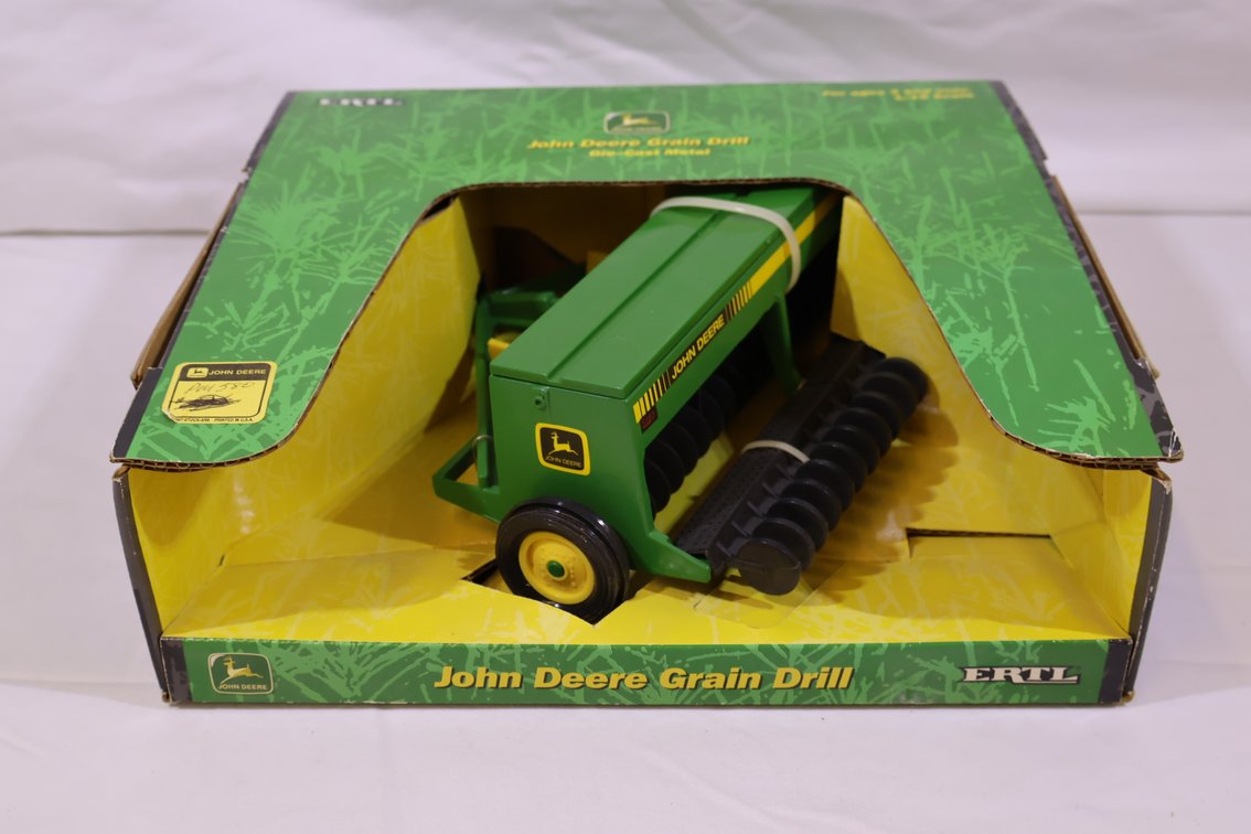 John Deere 452 Drill