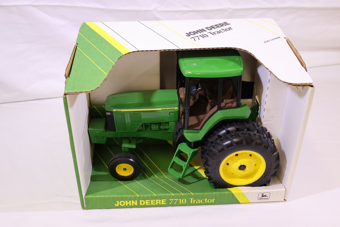 John Deere 7710