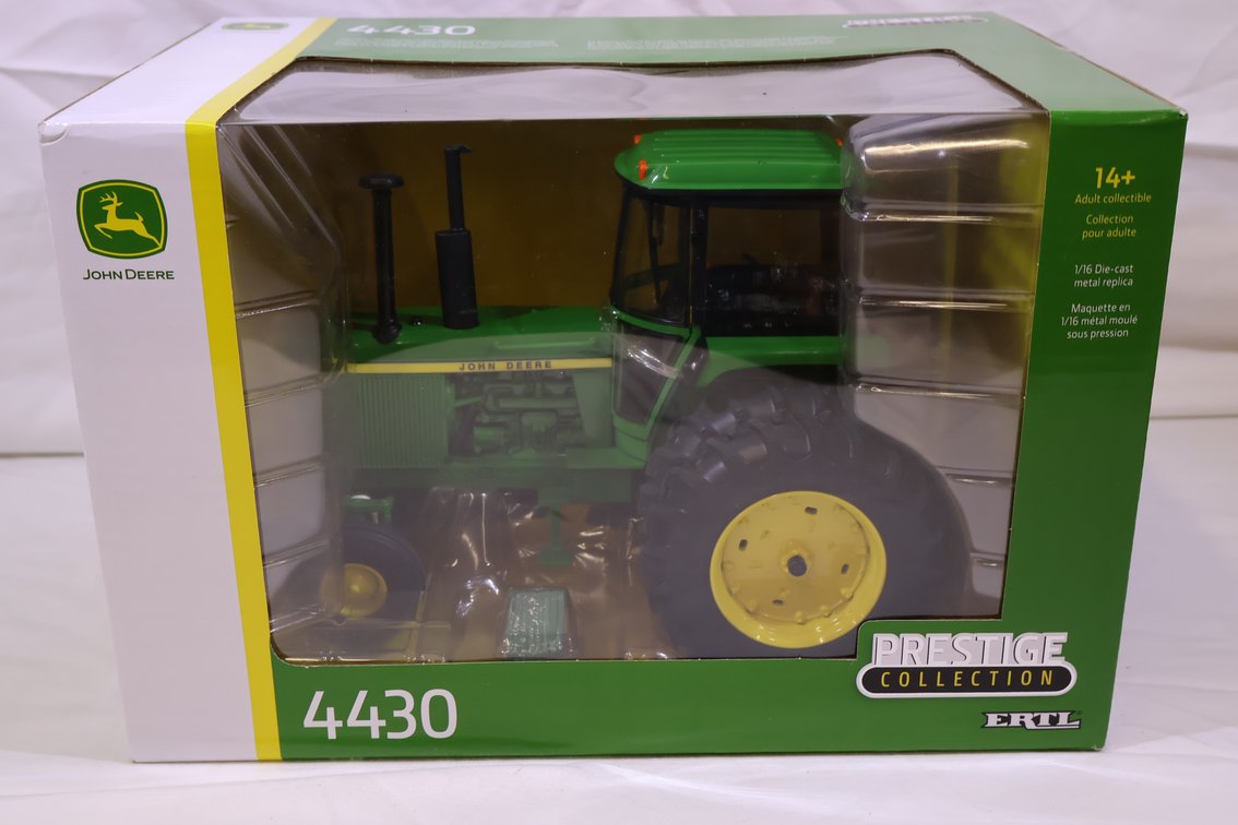 John Deere 4430