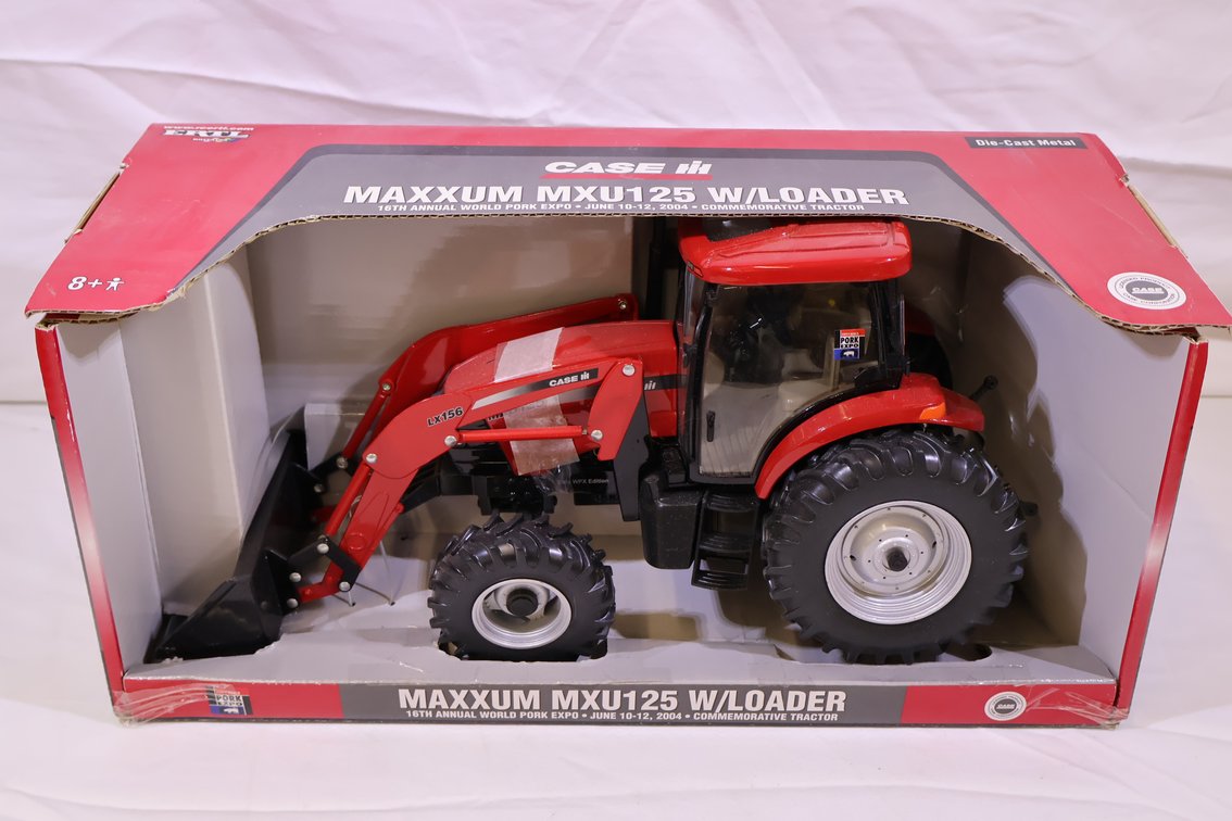 Case IH MXU125 w/ Loader