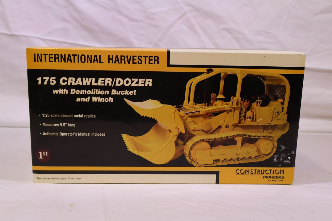 IH Crawler Dozer