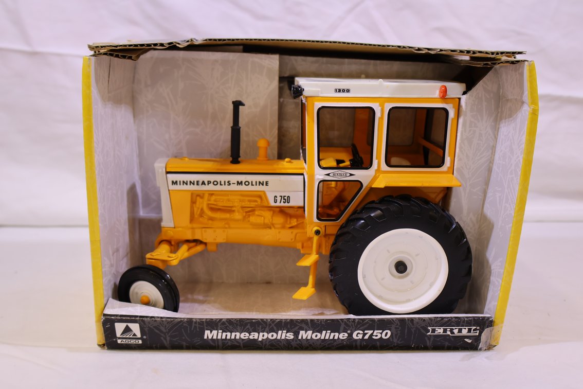 Minneapolis Moline G750