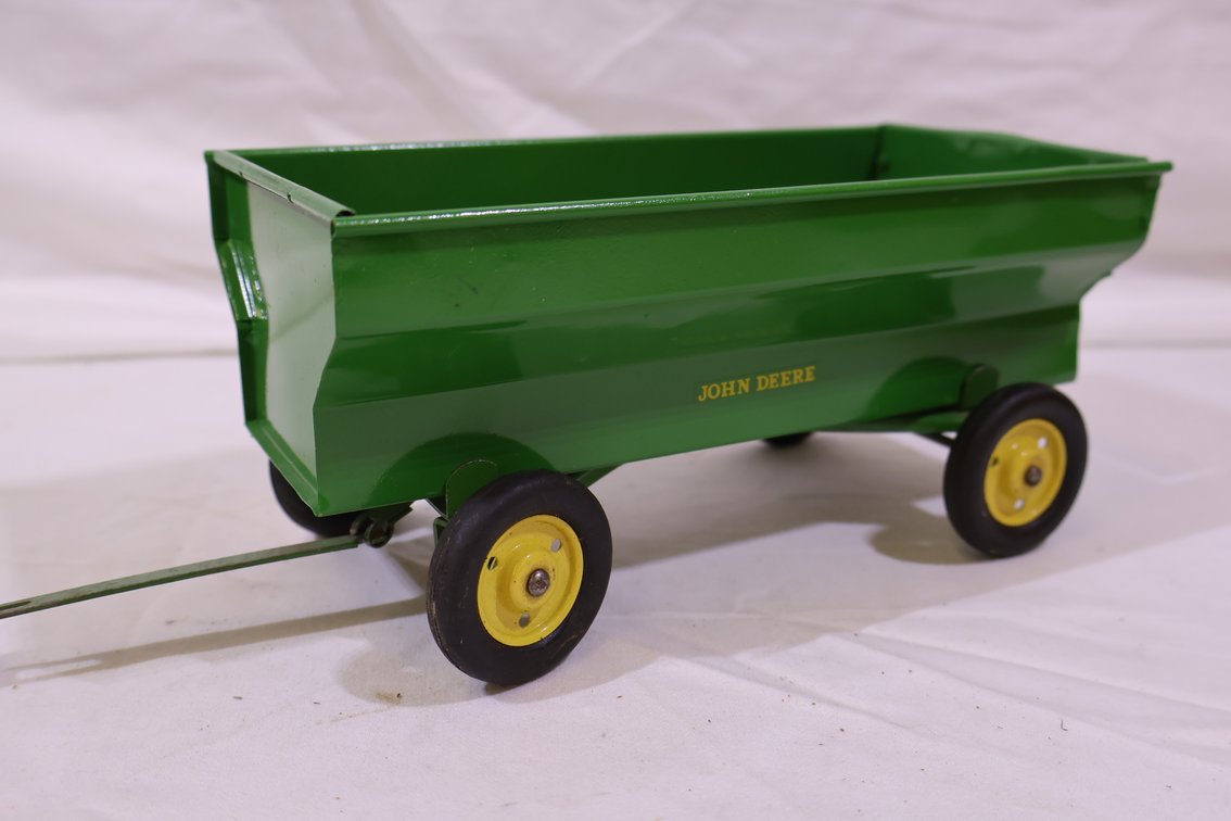 John Deere Flarebox Wagon