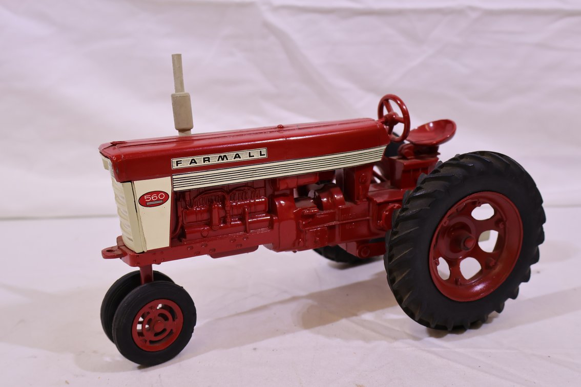 Farmall 560