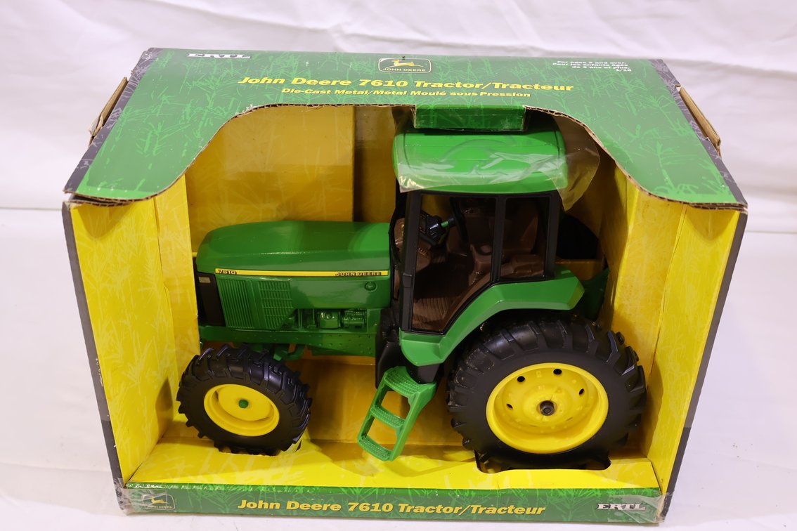 John Deere 7610