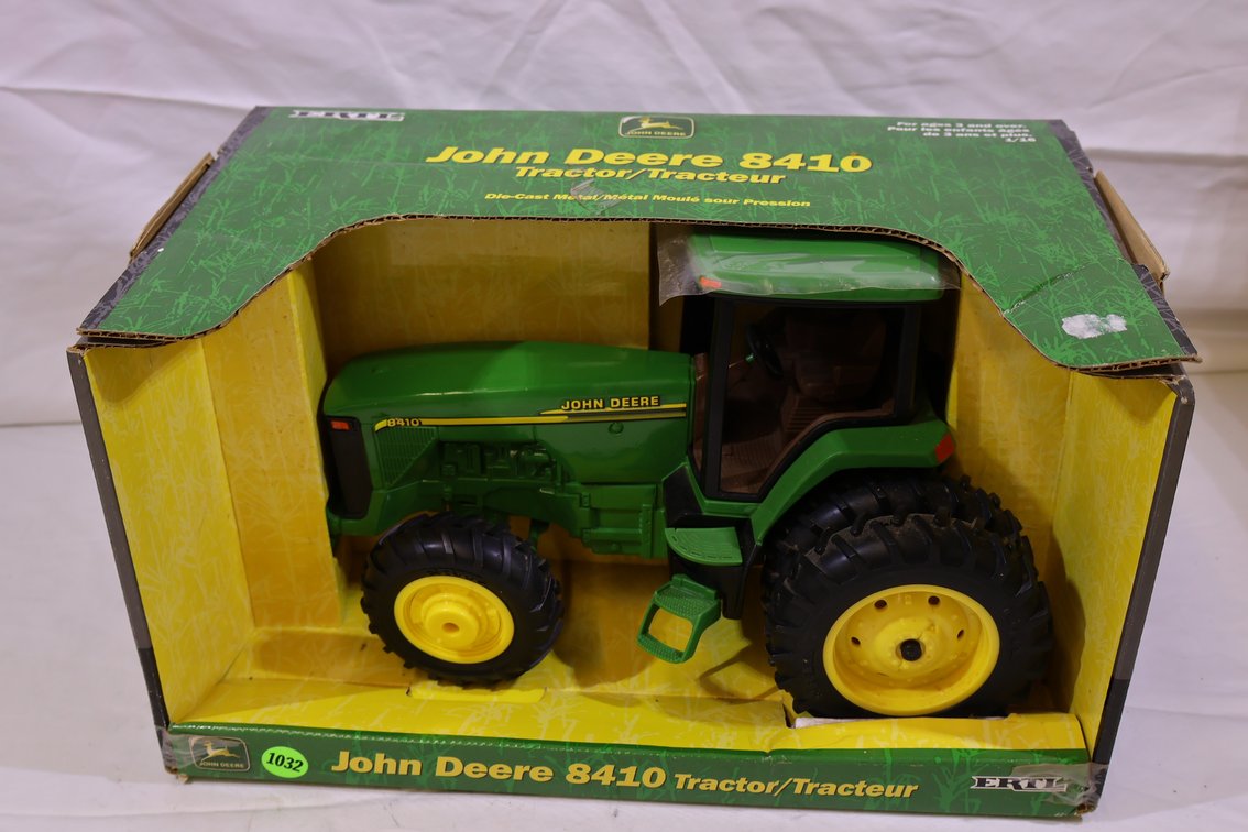 John Deere 8410