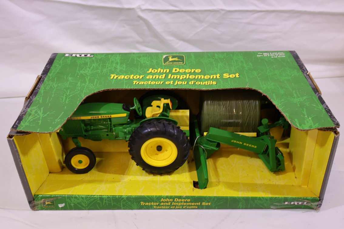John Deere 2440 Farm Set