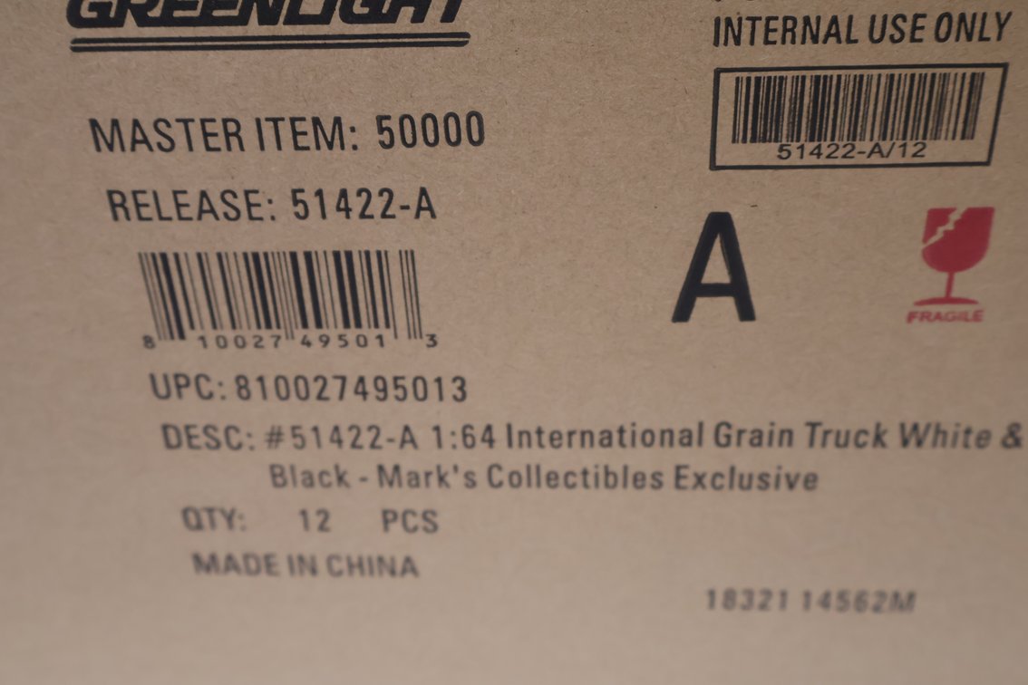 (12X)International Grain Truck- White and Black, CASE LOT 12X THE BID