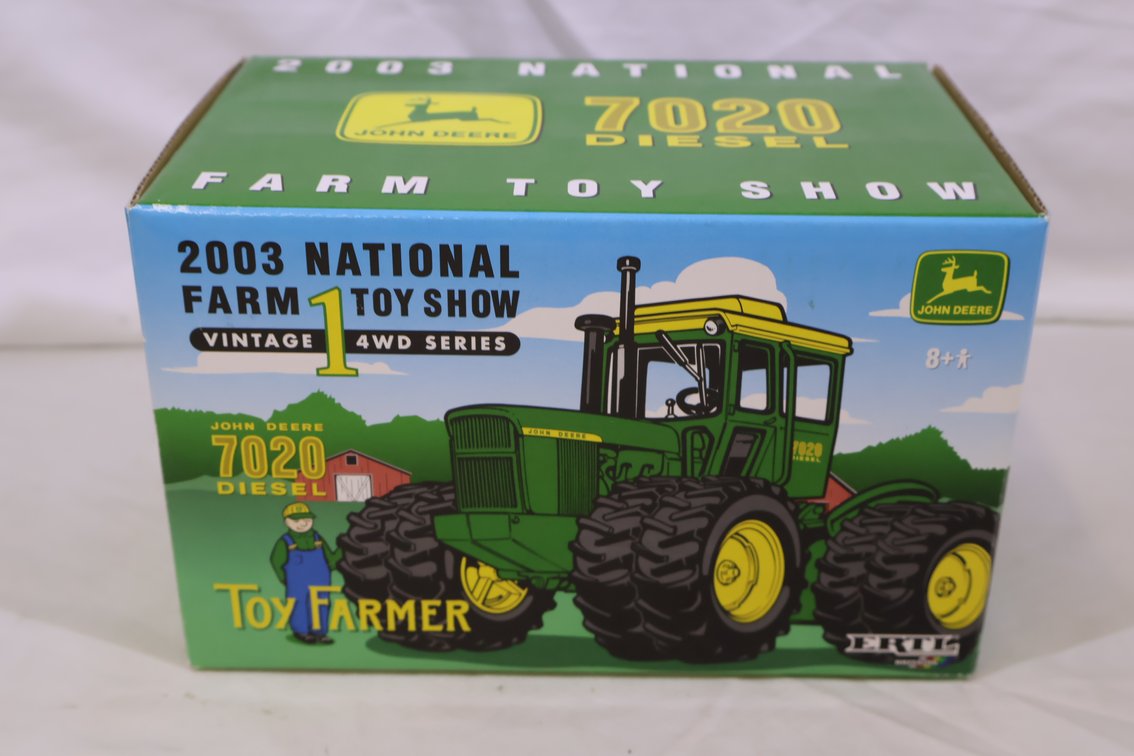 John Deere 7020