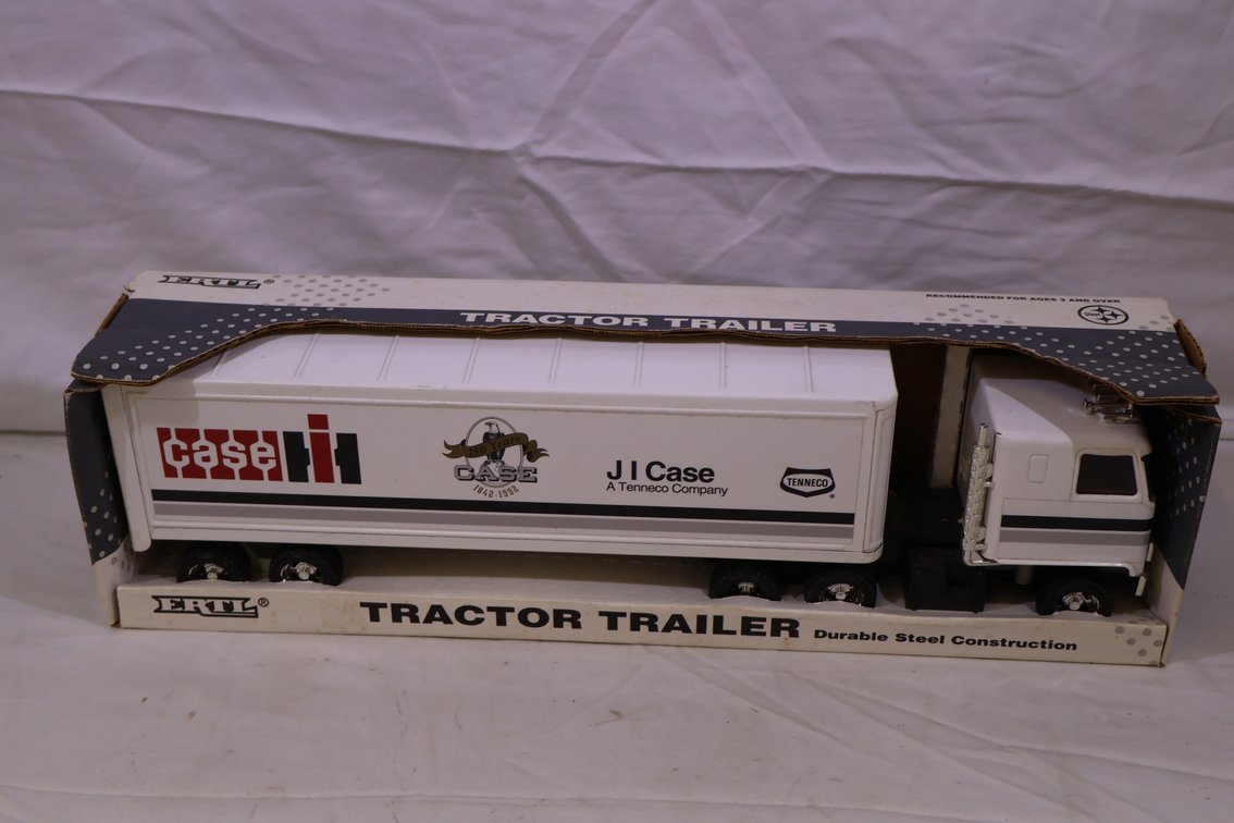 Case IH 150th Anniversary Hauler Set