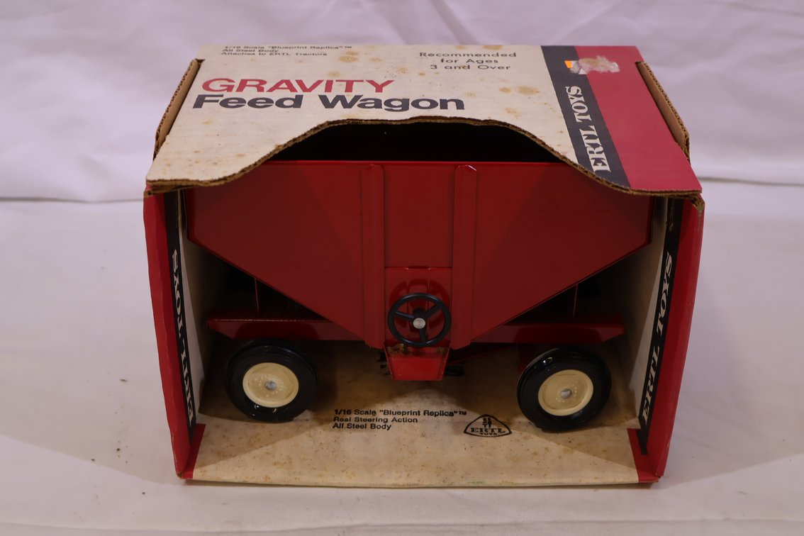 IH Gravity Wagon