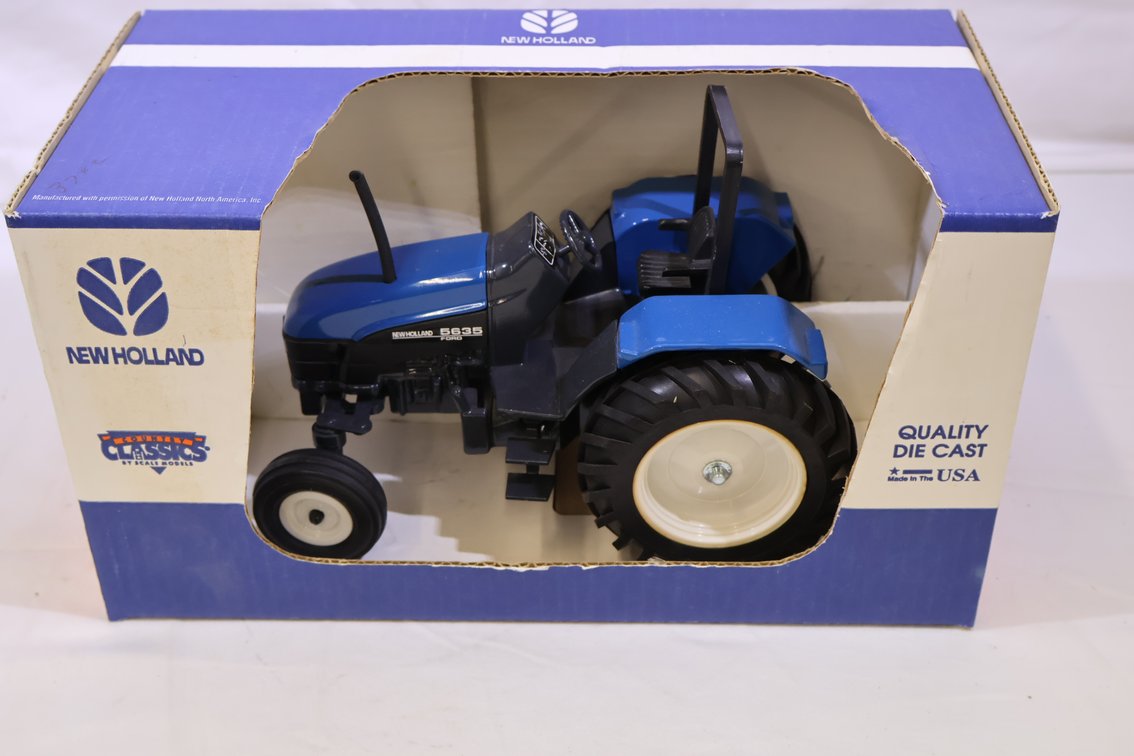 New Holland 5635