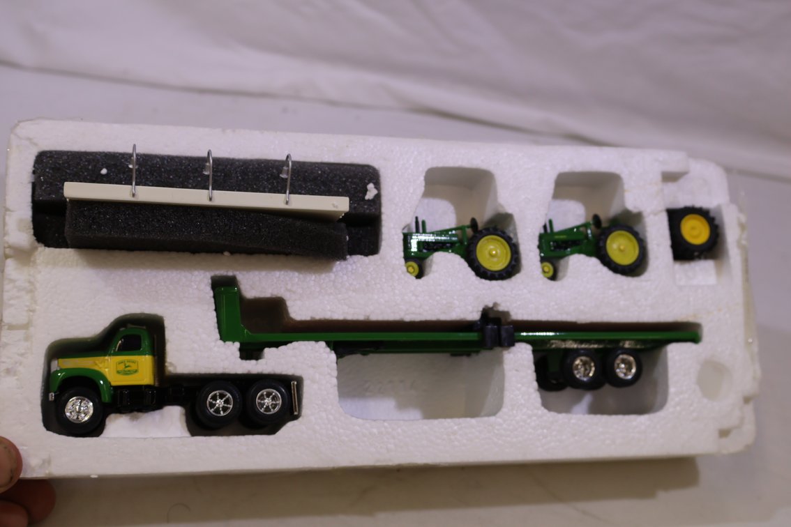 John Deere B American Classic