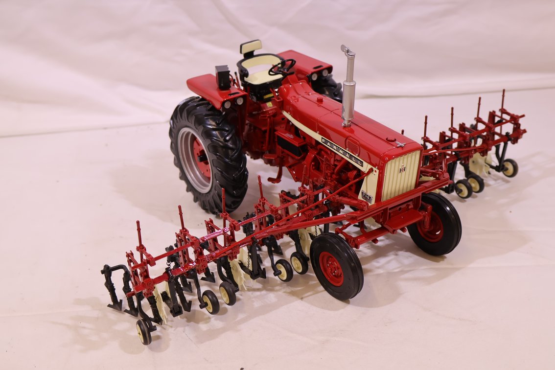 Farmall 706 w/ Front Mount Cultivator