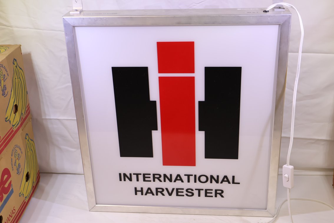 International IH LED Light