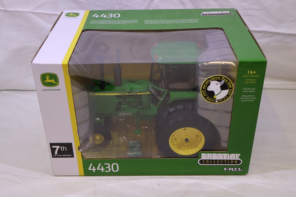 John Deere 4430